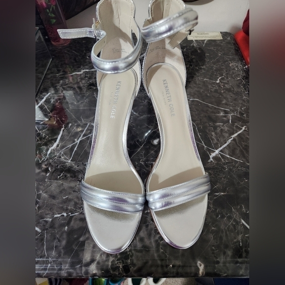 Kenneth Cole Mallory heel - Picture 2 of 7